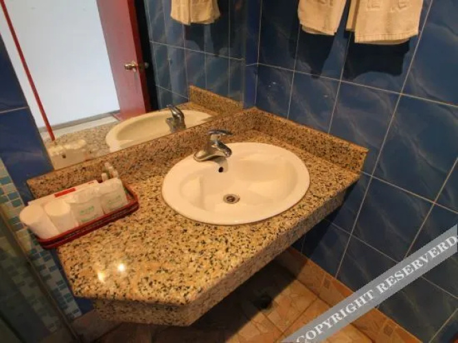 Ibis Hotel (Shanghai Caohejing Hong Cao Rd)