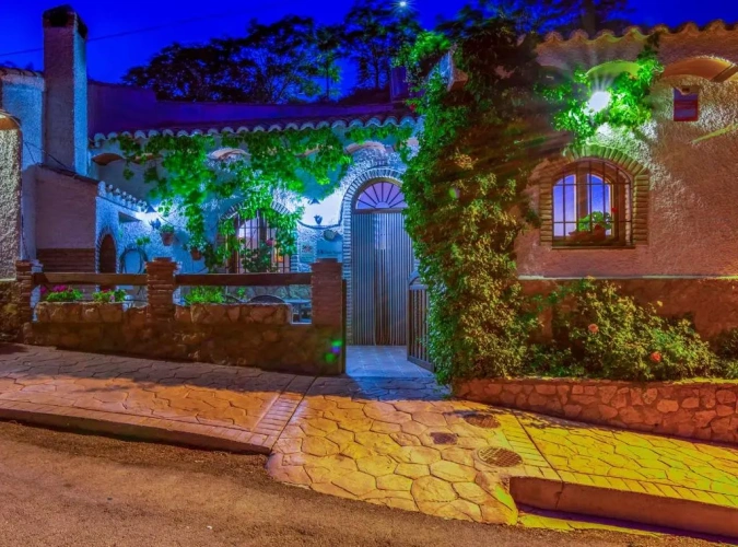 3 Bedrooms Cottage