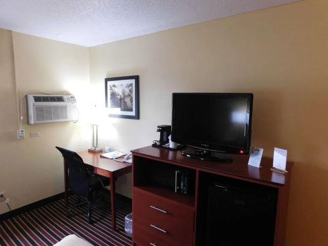 Newton Days Inn