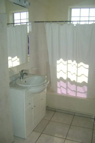 Caribbean Hotel Cayes