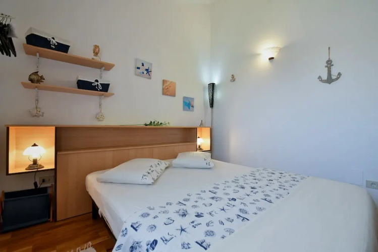 Apartment 1877