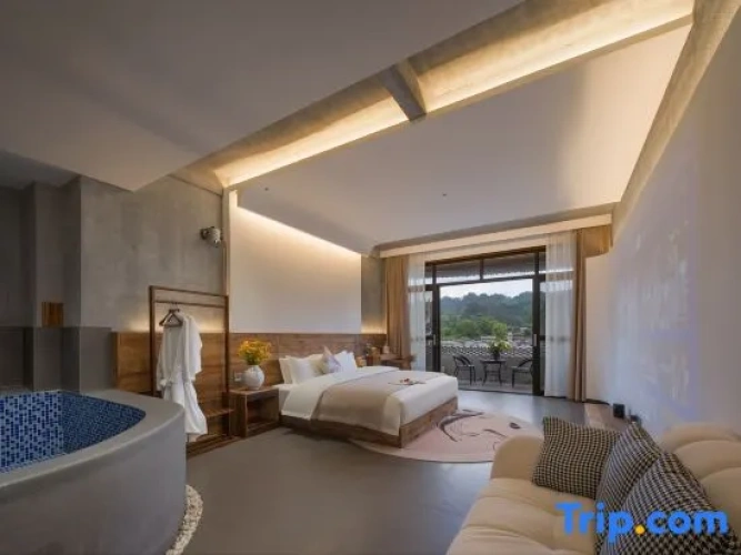 2 Bedrooms Grand Suite with balcony and with view