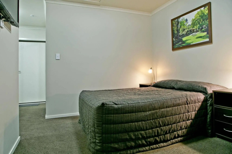Brooklyn Motor Lodge