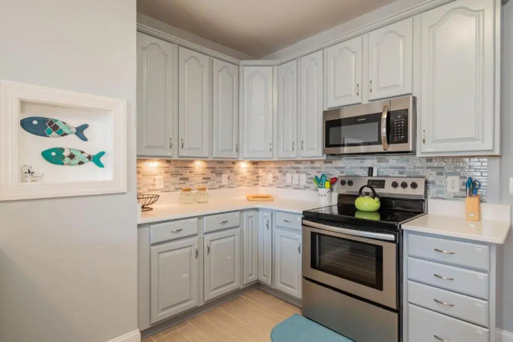 The Sassy Seahorse by Oak Island Accommodations