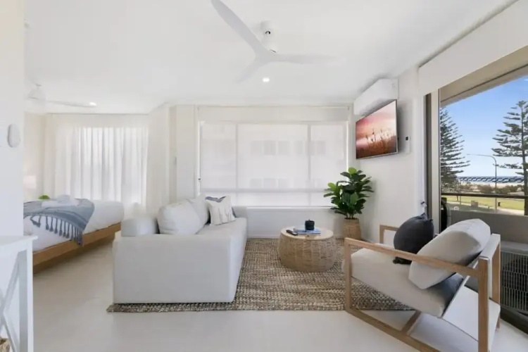 Beachfront Studio With Balcony & Stunning Views