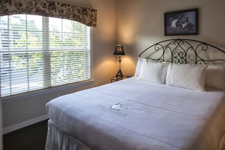 French Quarter Resort by Coolvacay