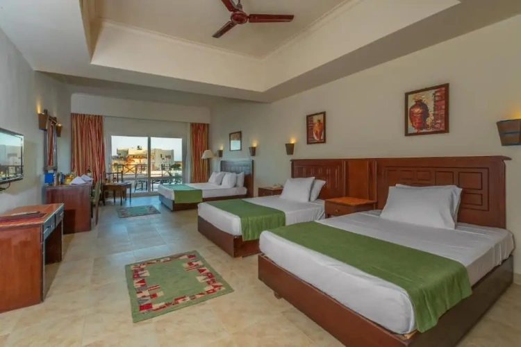 Standard Triple room