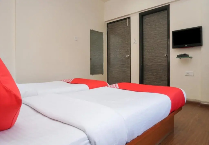 Hotel Silvver Crest By OYO Rooms