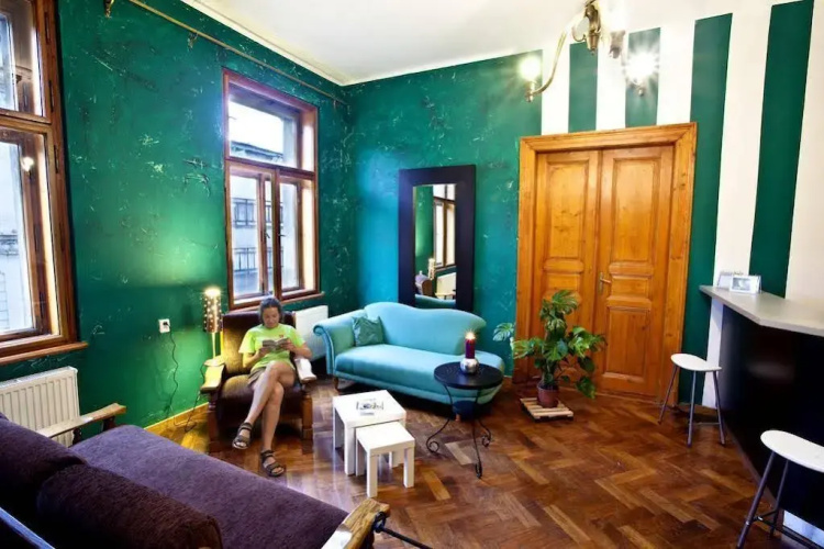 Art Hole Hostel