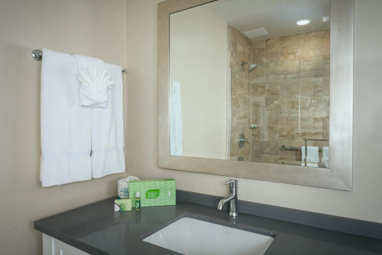 Pacific Shores Inn photo 10