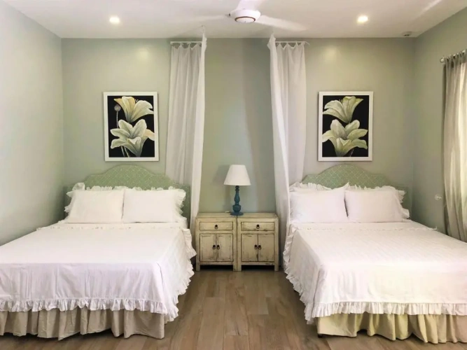 Standard Quadruple room with garden view