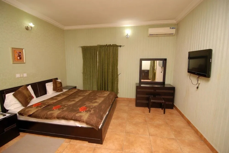 Grandville Hotel & Resort