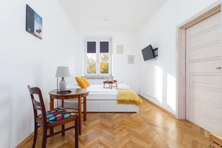 Old Town Basztowa Apartment by Renters