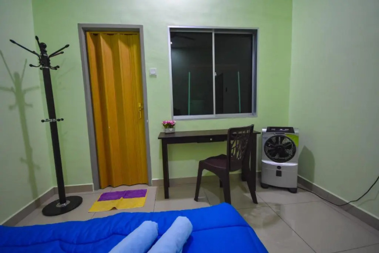 275 Sitiawan Homestay