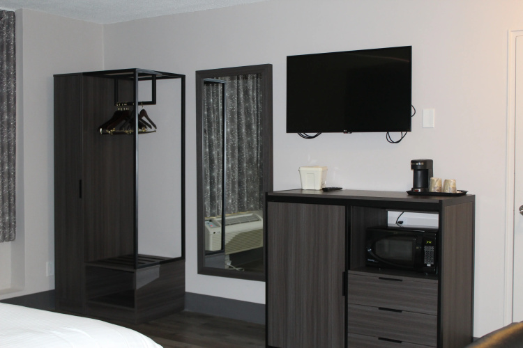 SureStay Plus by Best Western Windsor