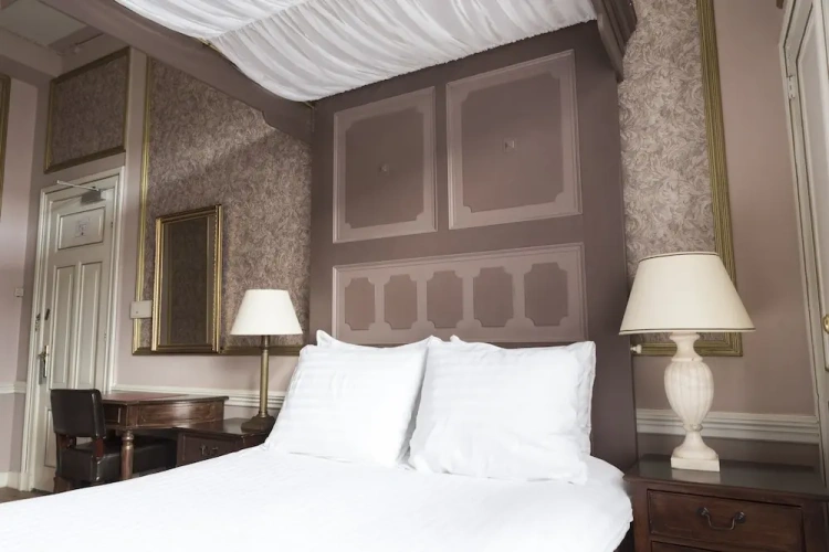 Comfort room