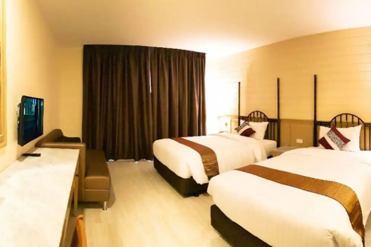 Crystal Luxury Hotel