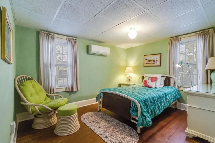 Hickman Street 208a