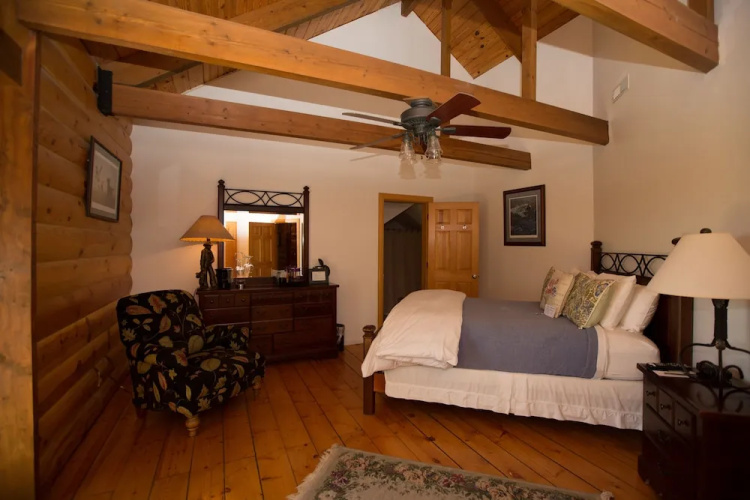 Elk Creek Lodging