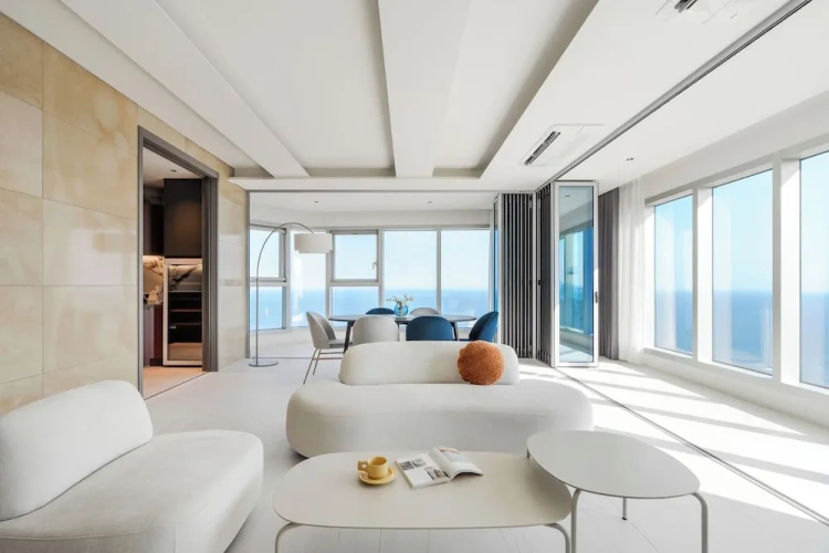 3 rooms Family room