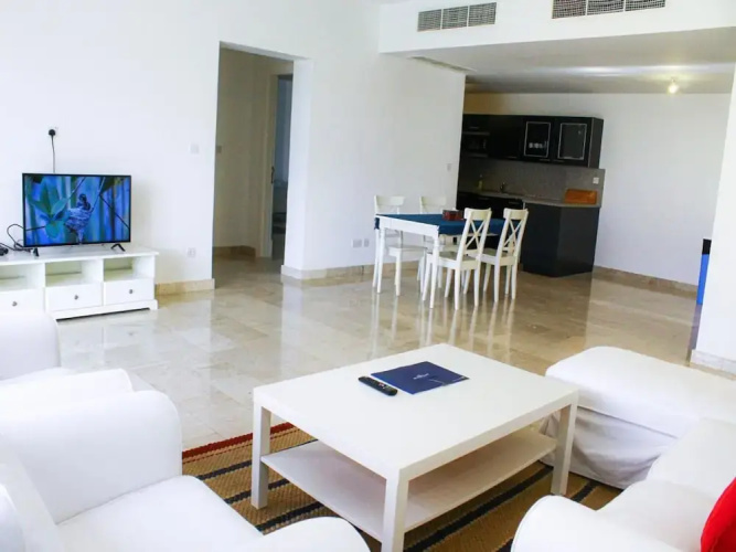Spacious Apartment Retreat