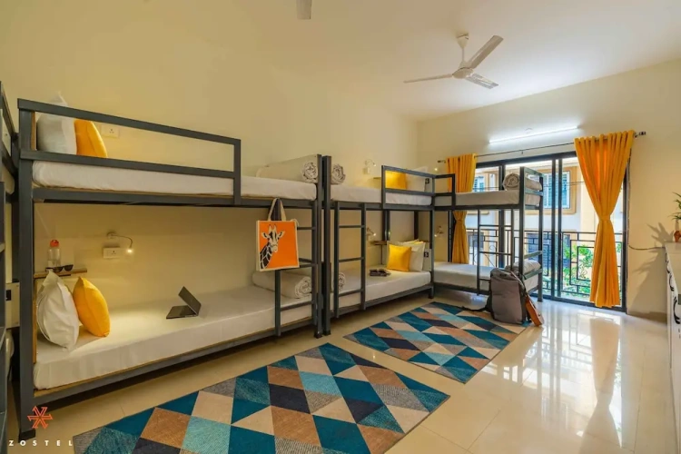 Bed in Dorm with balcony