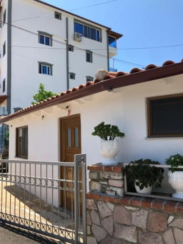 3 Bedrooms Villa