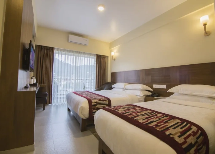 Deluxe Twin room with balcony