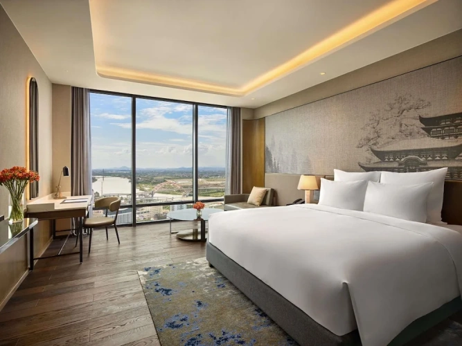 Deluxe Double Club room