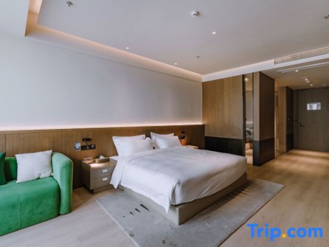 Standard Double room with lake view