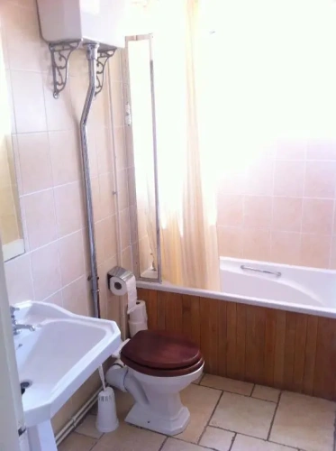 2 Bedrooms Cottage