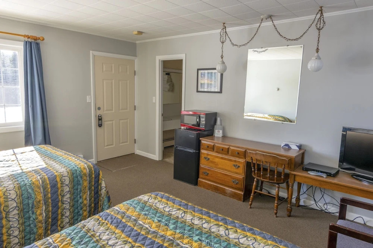 Brookside Inn