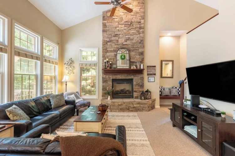 5 Bedrooms Cottage
