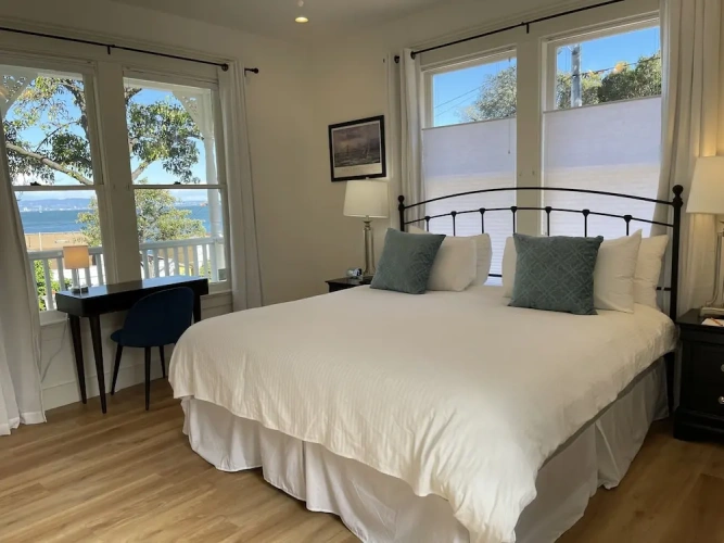 Deluxe Double room with bay view