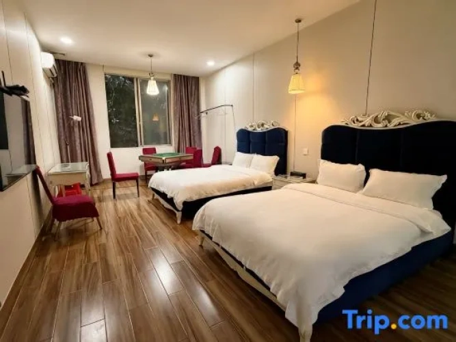 Deluxe Suite