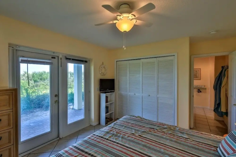 3 Bedrooms Comfort Cottage beachfront