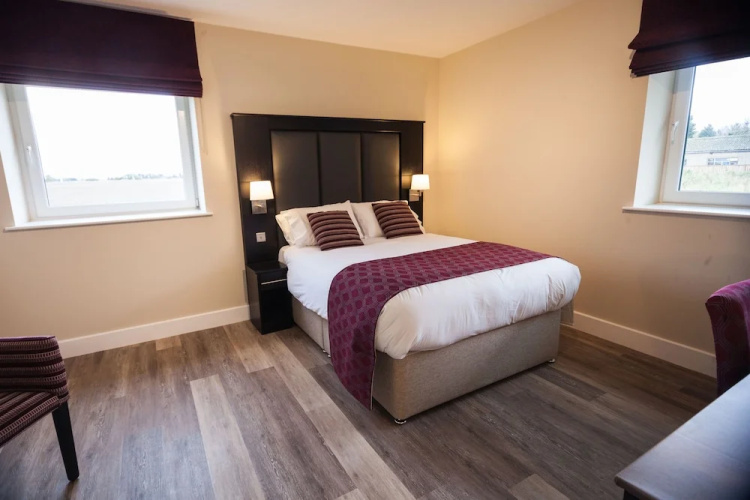 Crown Lodge Hotel