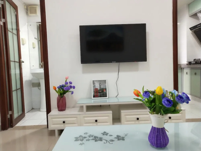 Gemmed Apartment