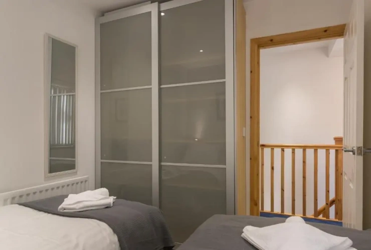 2 Bedrooms Apartment