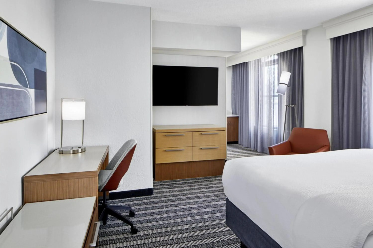 Courtyard By Marriott Nashville Downtown