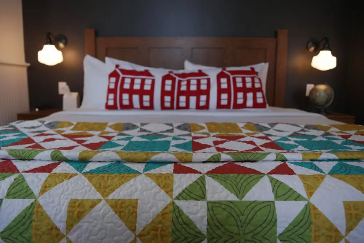 Amelia Schoolhouse Inn