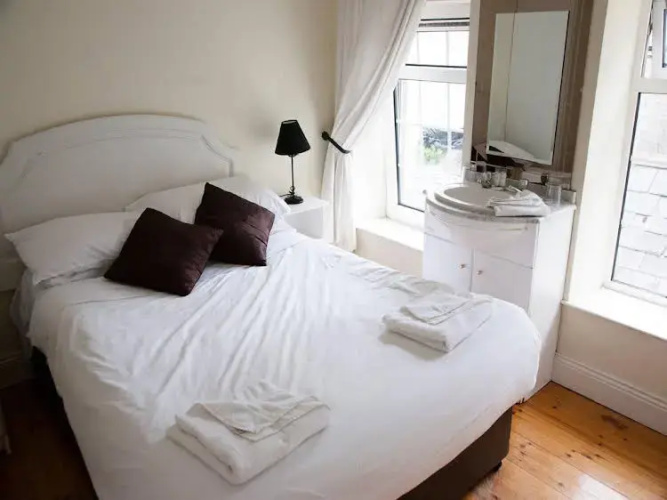 Harleys Guest House
