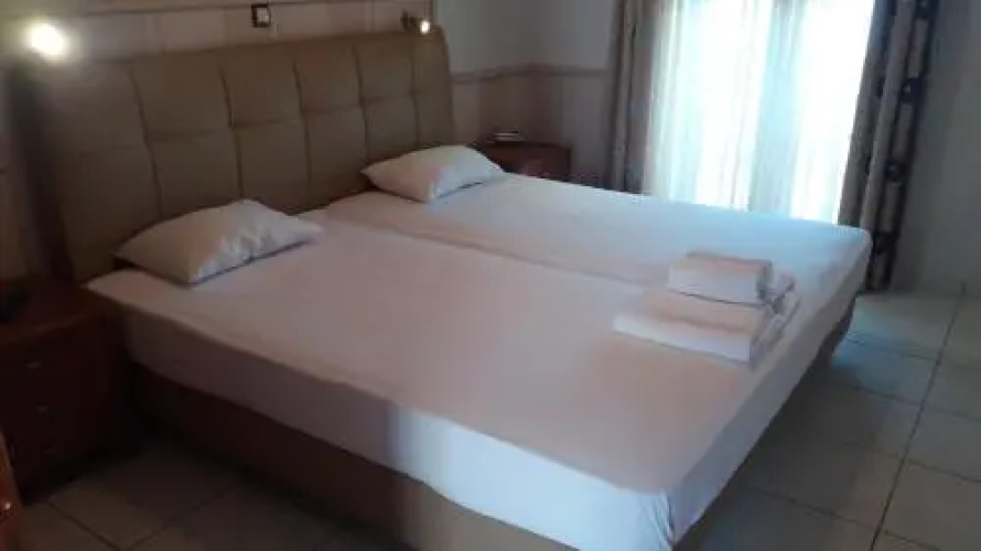 Aigeiros Hotel