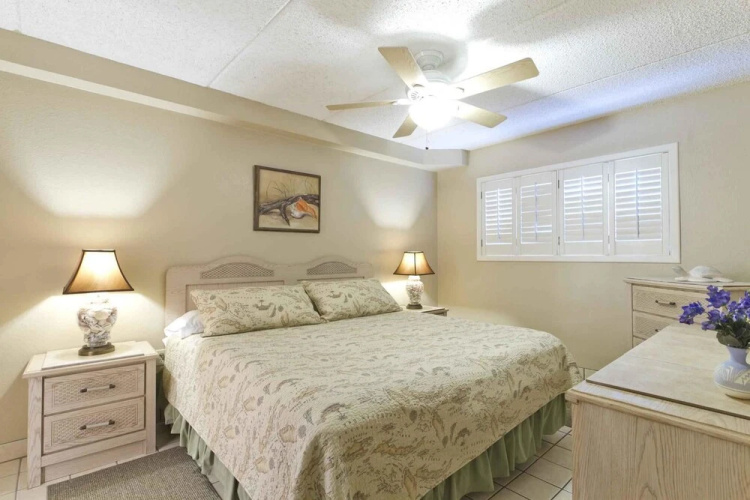 Villa Del Sol Condominium 205
