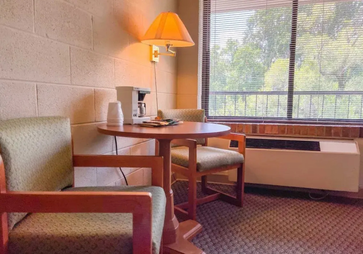 Hillside Lodge