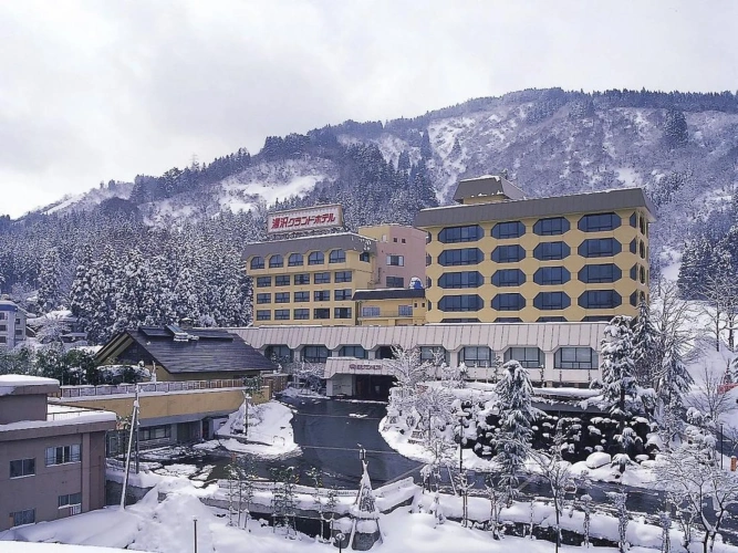 Twin Suite with mountain view