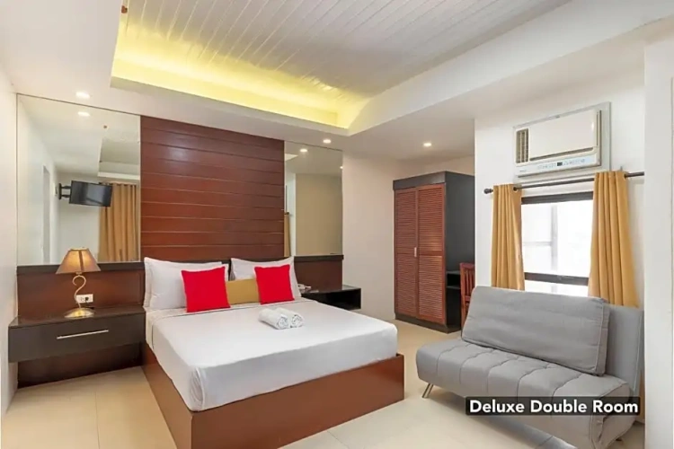 Deluxe Double room with city view