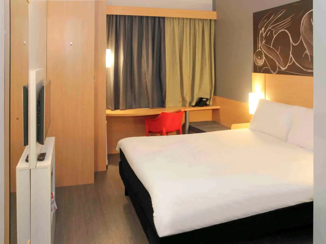 ibis Jatai