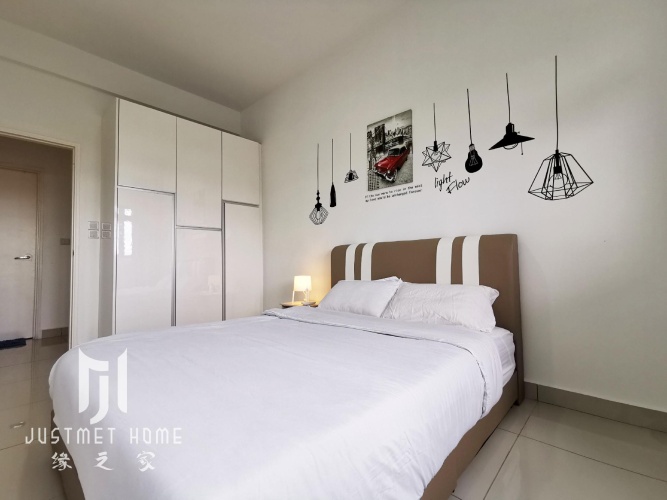 2 Bedrooms Apartment