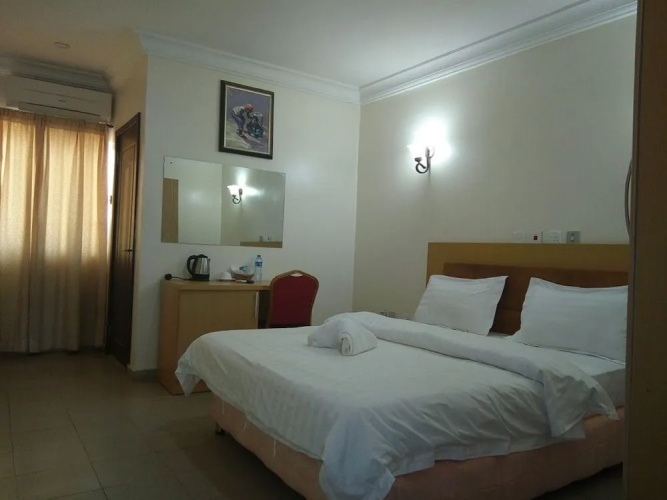 206 Exclusive Hotel